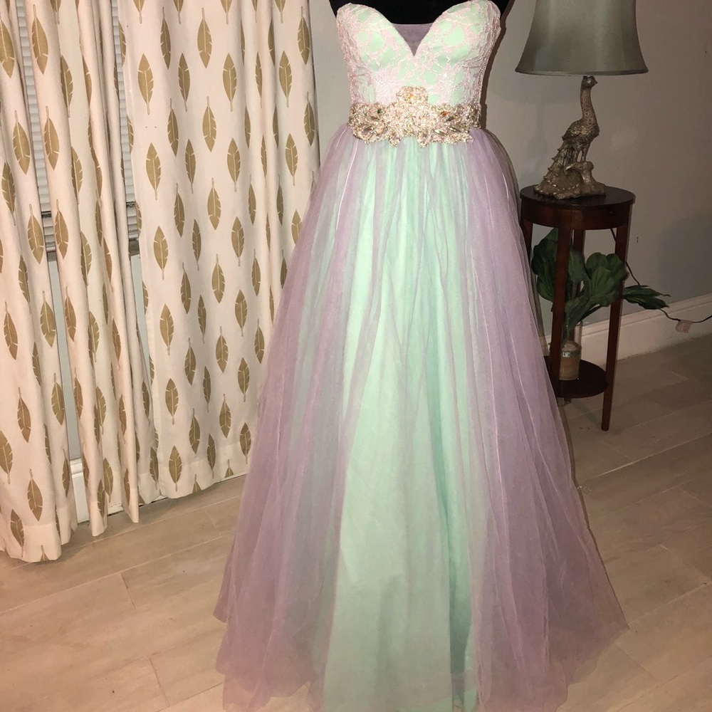 Prom/formal dress